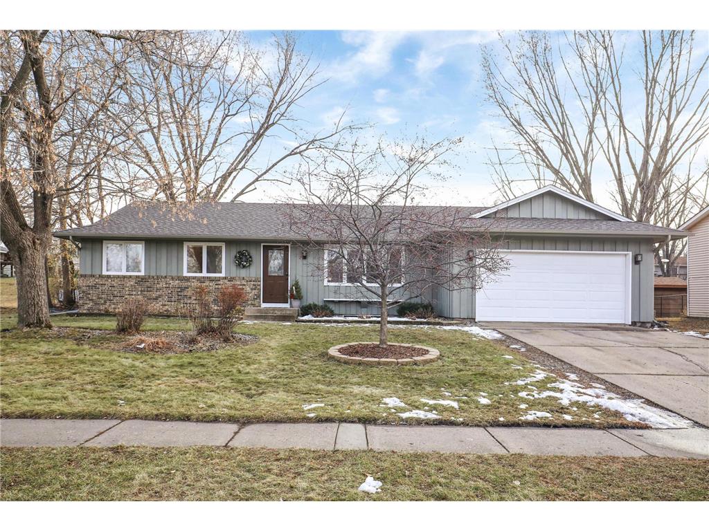 916 Whitney Drive, Apple Valley, MN 55124 MLS 6313923 Edina Realty