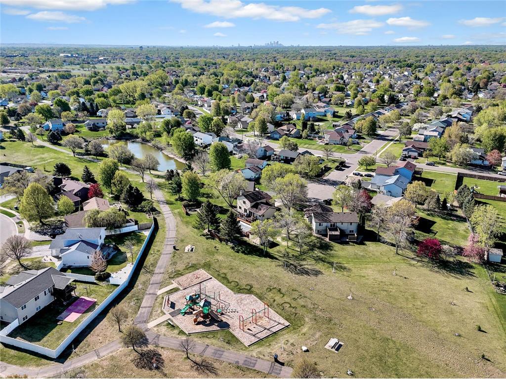 9161 N Kentucky Avenue N Brooklyn Park MN 55445 7062217 image10