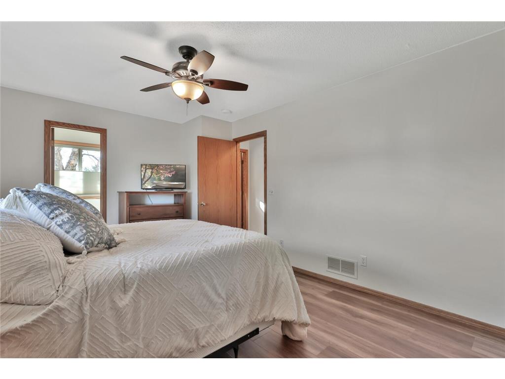 9161 N Kentucky Avenue N Brooklyn Park MN 55445 7062217 image49