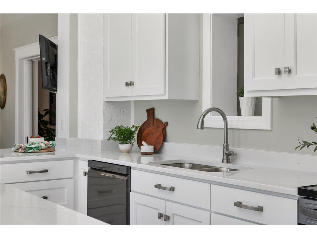 917 Division Street S Northfield MN 55057 6775220 image32