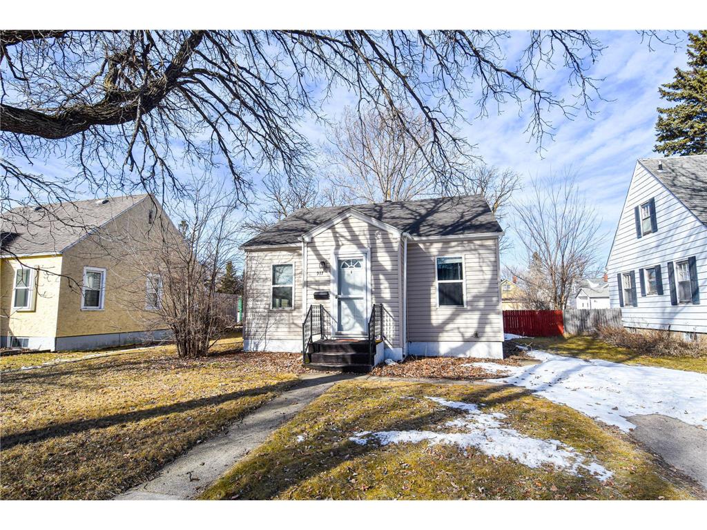 917 Main Avenue N Thief River Falls MN 56701 7044822 image1