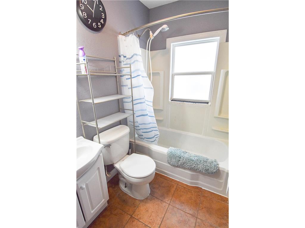 917 Main Avenue N Thief River Falls MN 56701 7044822 image17