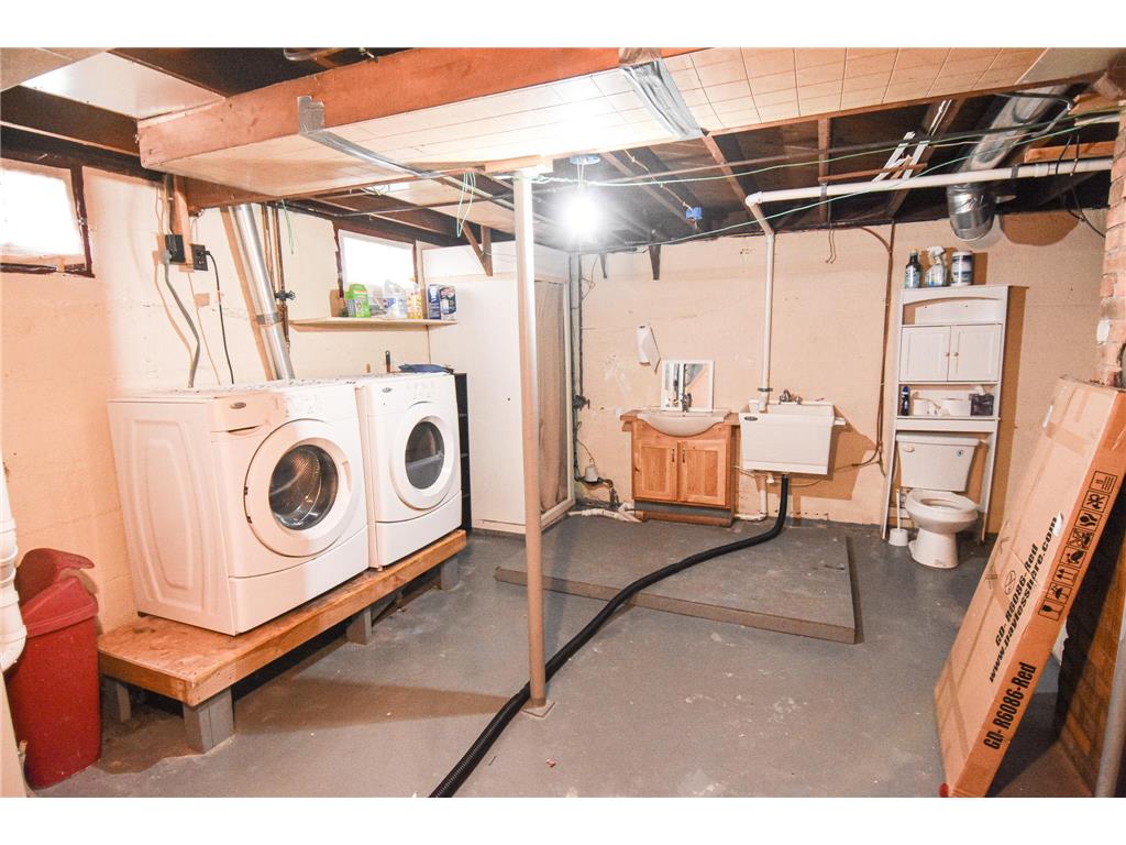 917 Main Avenue N Thief River Falls MN 56701 7044822 image24