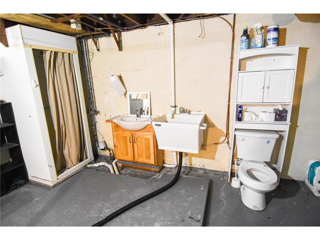 917 Main Avenue N Thief River Falls MN 56701 7044822 image25
