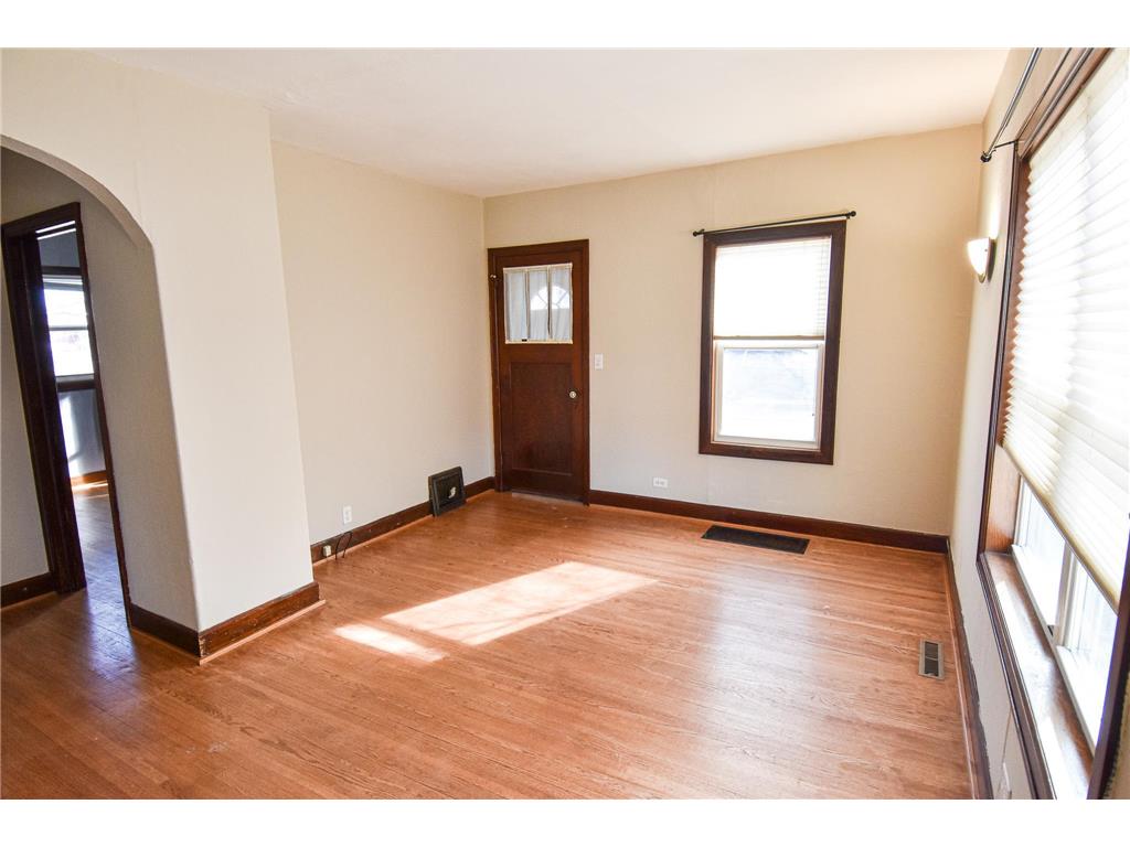 917 Main Avenue N Thief River Falls MN 56701 7044822 image8