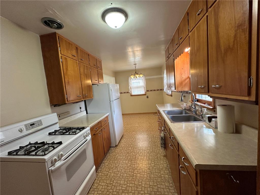 917 N Mckenzie Street Luverne MN 56156 6810448 image3