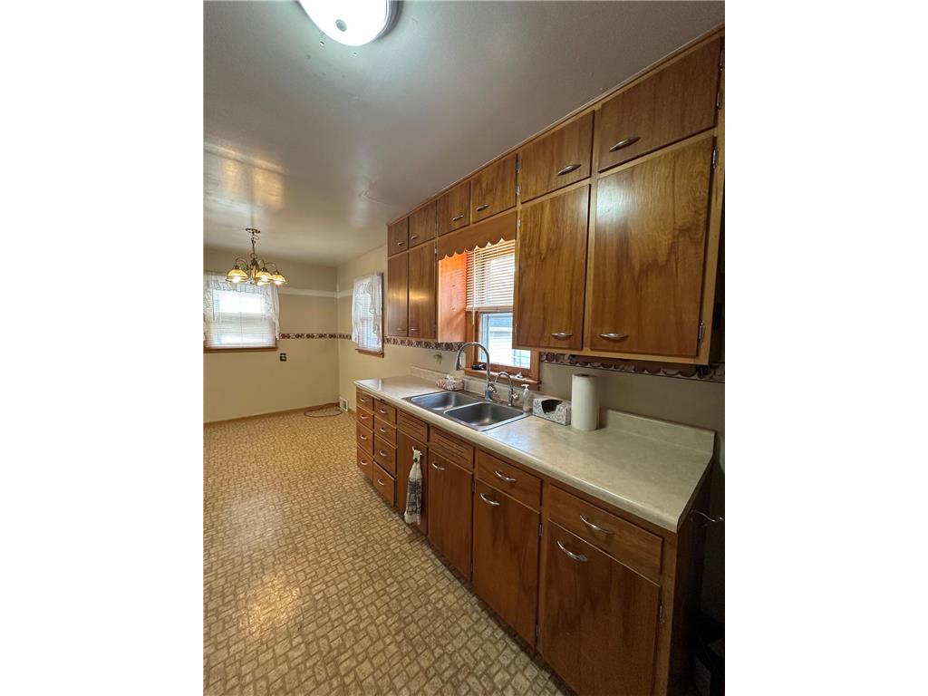 917 N Mckenzie Street Luverne MN 56156 6810448 image4