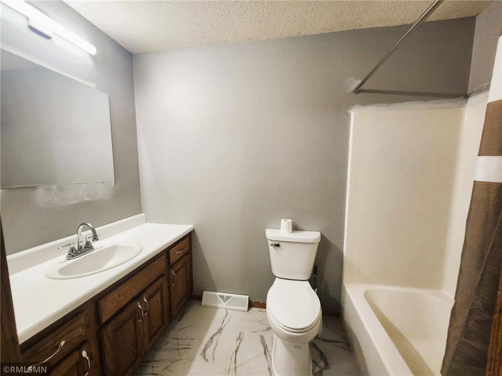 917 N Valley Street New Ulm MN 56073 7097470 image10