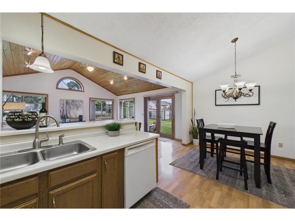 9176 Sierra Road Woodbury MN 55125 7076408 image10