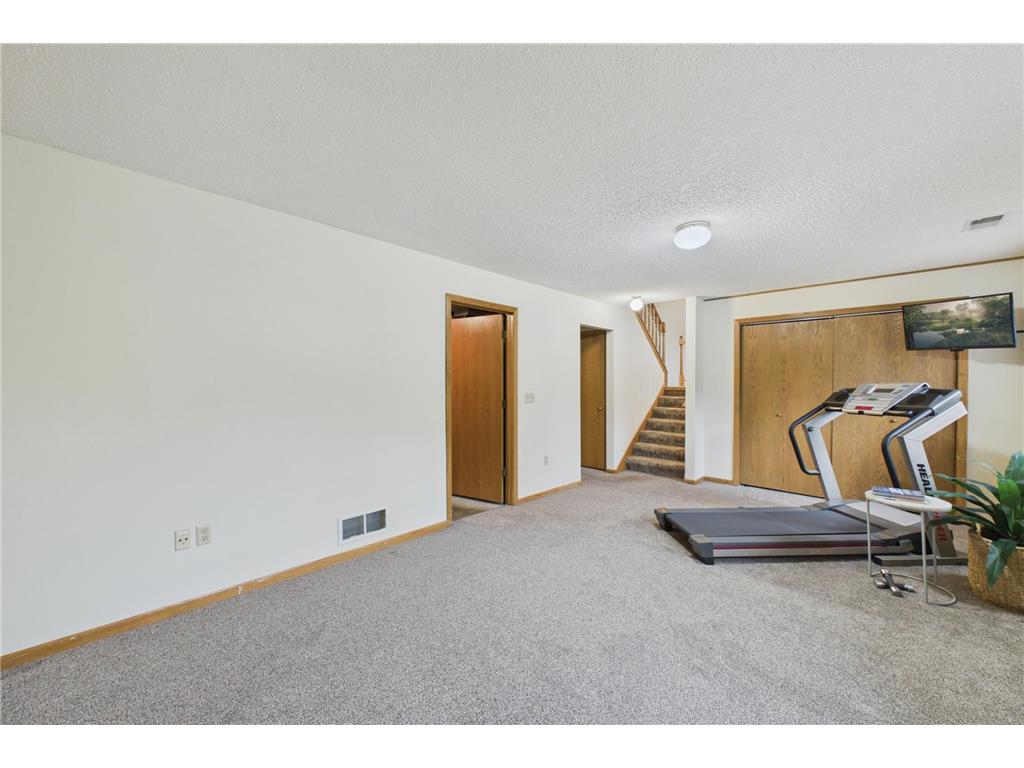 9176 Sierra Road Woodbury MN 55125 7076408 image21