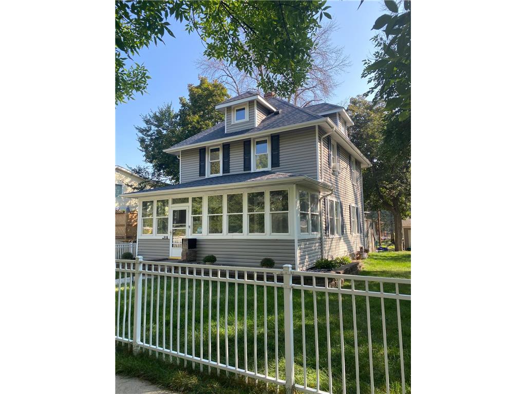 918 15th Avenue N South Saint Paul MN 55075 6406956 image1