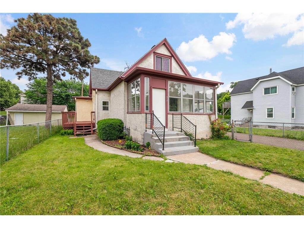 918 Edgerton Street Saint Paul MN 55130 7091246 image1