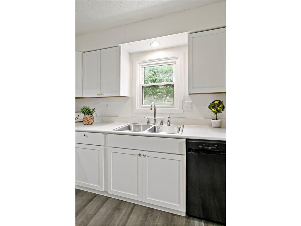 918 Edgerton Street Saint Paul MN 55130 7091246 image11
