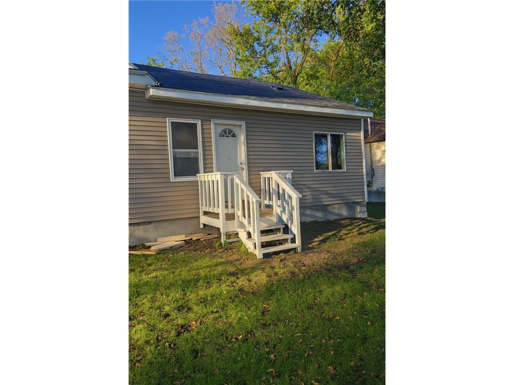 918 Gorton Avenue NW Willmar MN 56201 6791353 image2