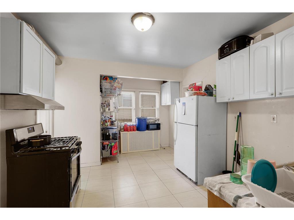 918 Queen Avenue N Minneapolis MN 55411 7013334 image12