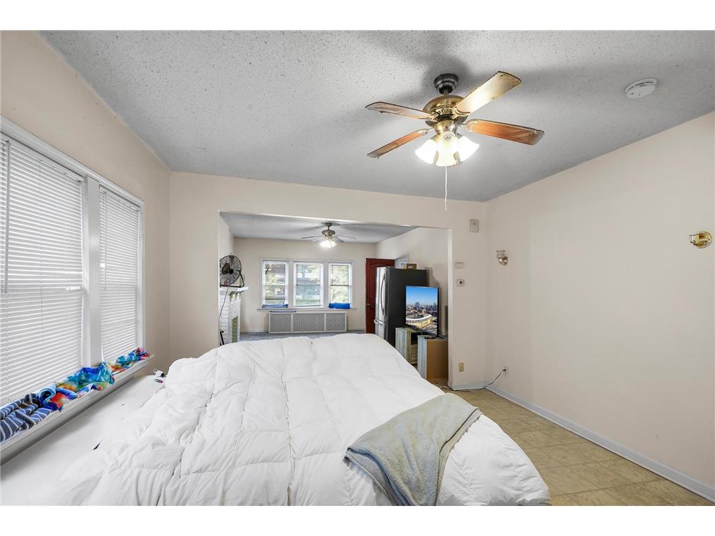 918 Queen Avenue N Minneapolis MN 55411 7013334 image14