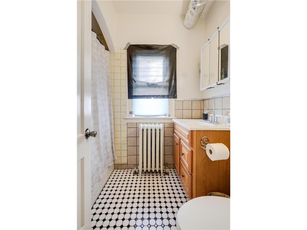 918 Queen Avenue N Minneapolis MN 55411 7013334 image29