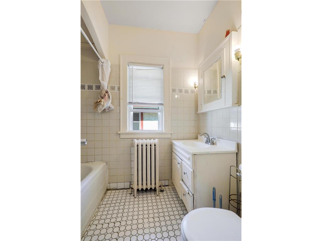 918 Queen Avenue N Minneapolis MN 55411 7013334 image30