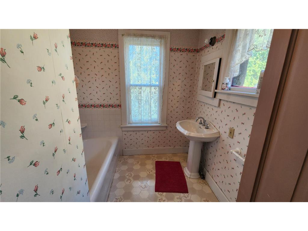 919 3rd Avenue SW Pipestone MN 56164 6796824 image40