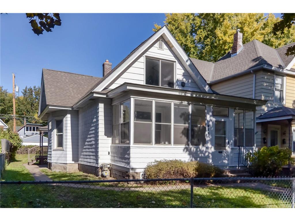 919 4th Street E Saint Paul MN 55106 6451234 image1