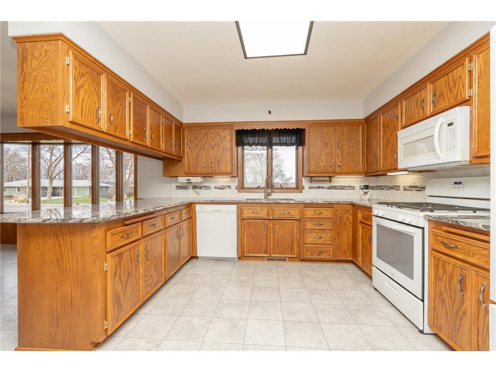 919 Church Street W Belle Plaine MN 56011 6819235 image13