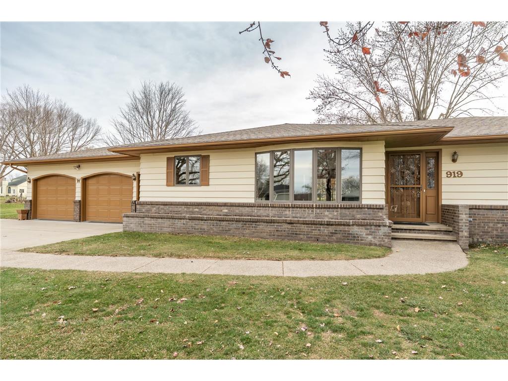 919 Church Street W Belle Plaine MN 56011 6819235 image3