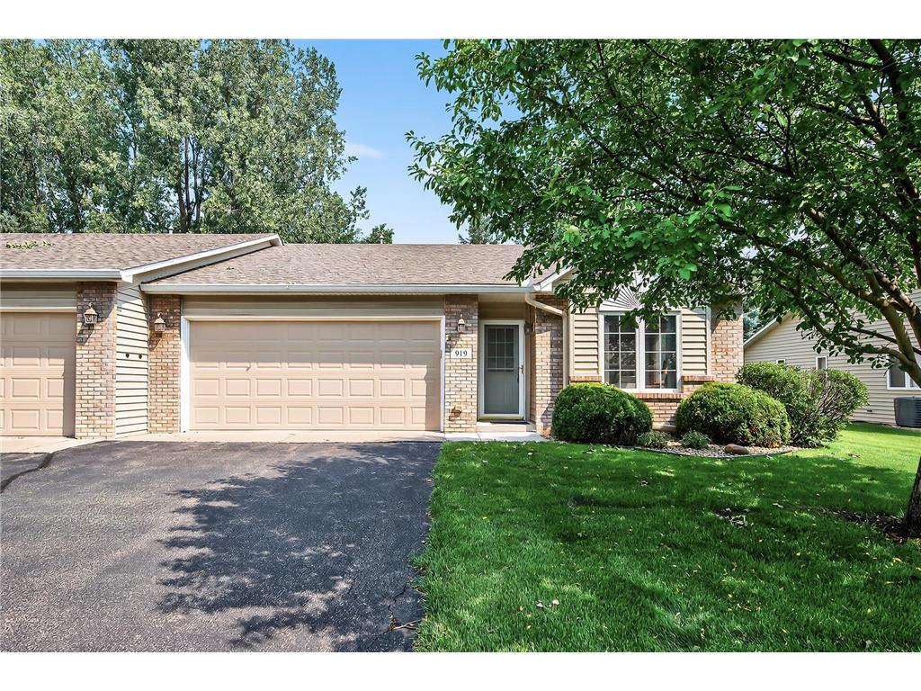 919 Evergreen Court Vadnais Heights MN 55127 6764024 image1