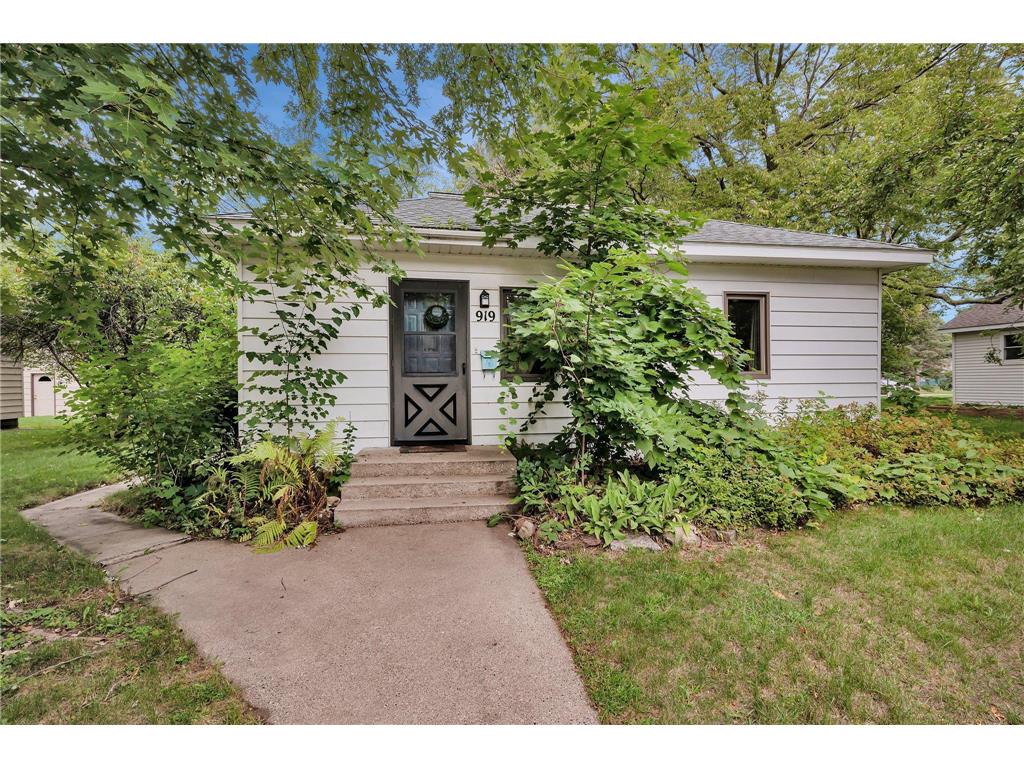 919 Kilian Boulevard SE Saint Cloud MN 56304 6425330 image1