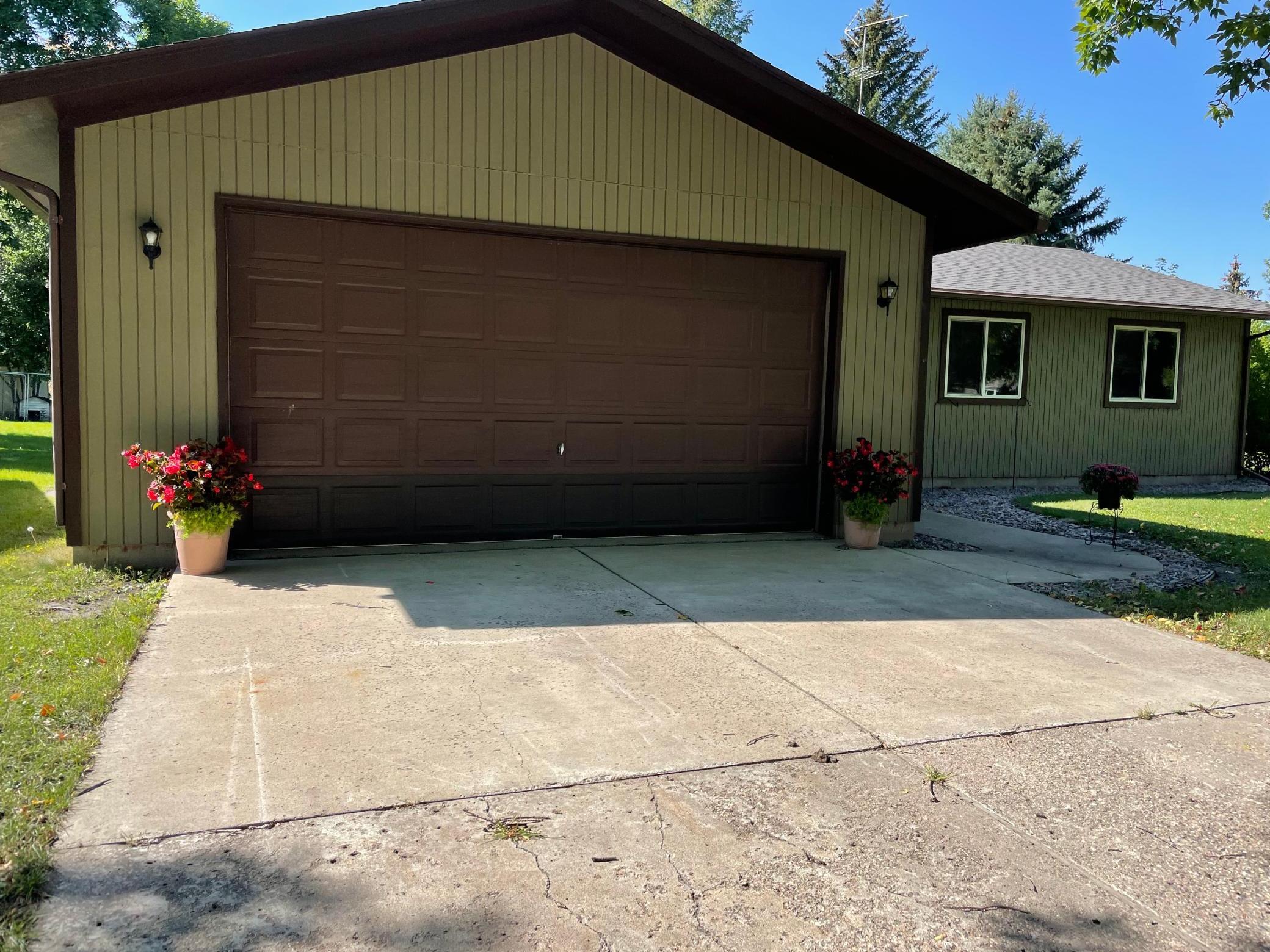 919 NW 4th NW, Clara City, MN 56222 MLS 6074353 Edina Realty