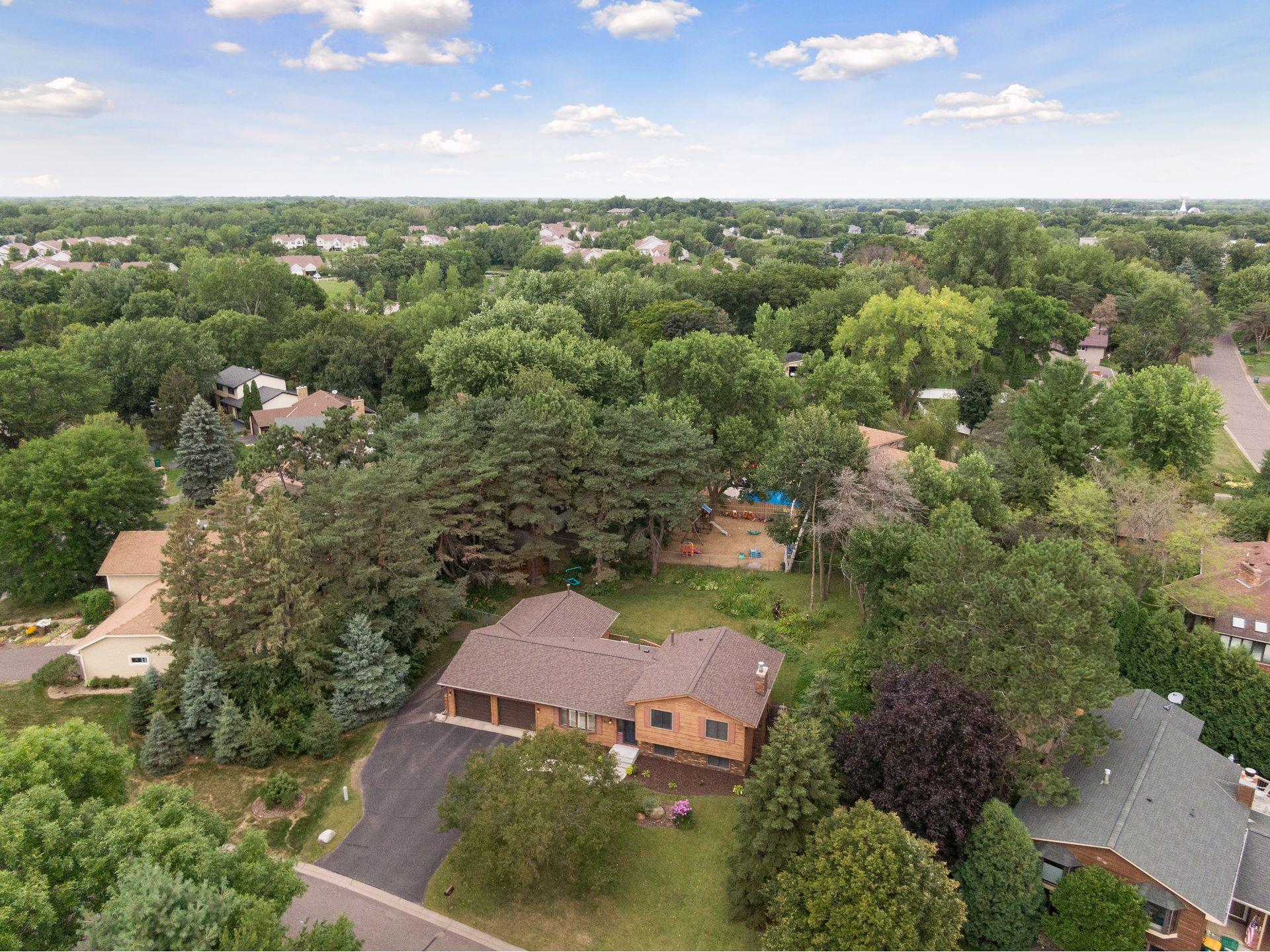 919 Valley Oaks Road, Vadnais Heights, MN 55127 MLS 5632949 Edina