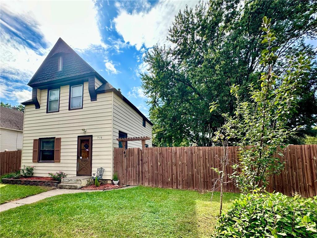 919 Warner Avenue South Saint Paul MN 55075 6765798 image1