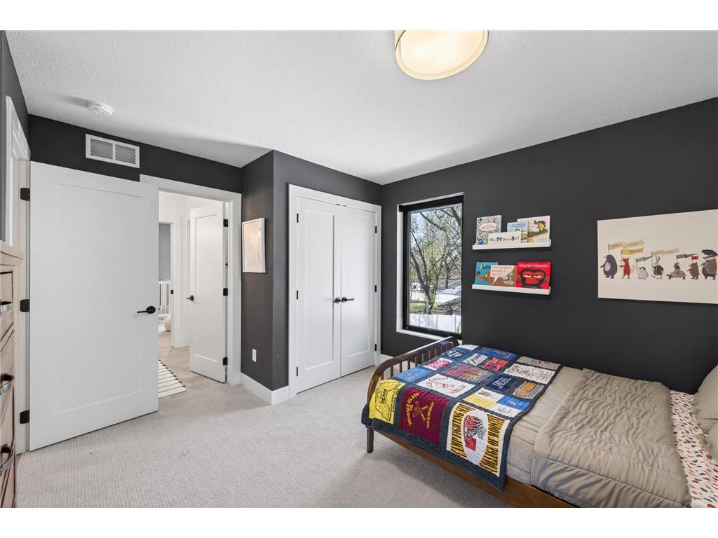 92 Birch Street Mahtomedi MN 55115 7056877 image32