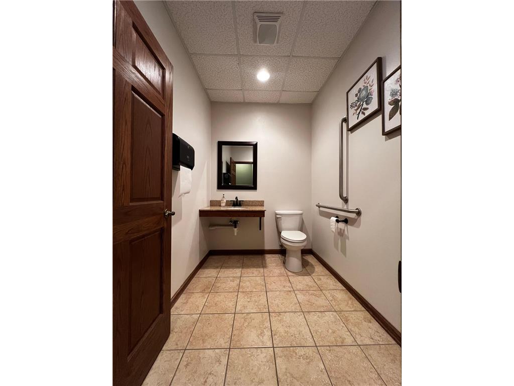 920 10th St. Ste. 7 Clarkfield MN 56223 7070229 image21