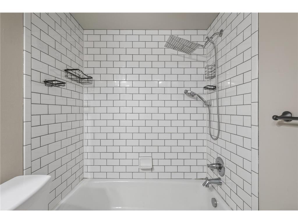 920 9th Avenue S #5 Hopkins MN 55343 7002643 image5