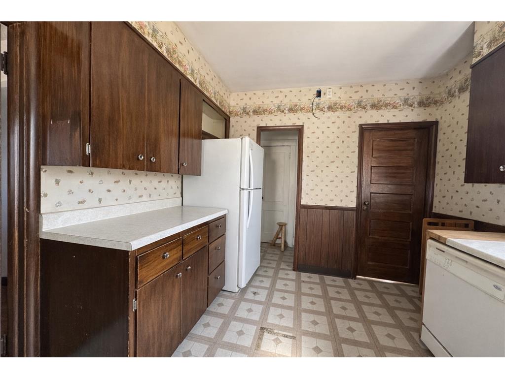 920 Elm Street Alexandria MN 56308 7044912 image2