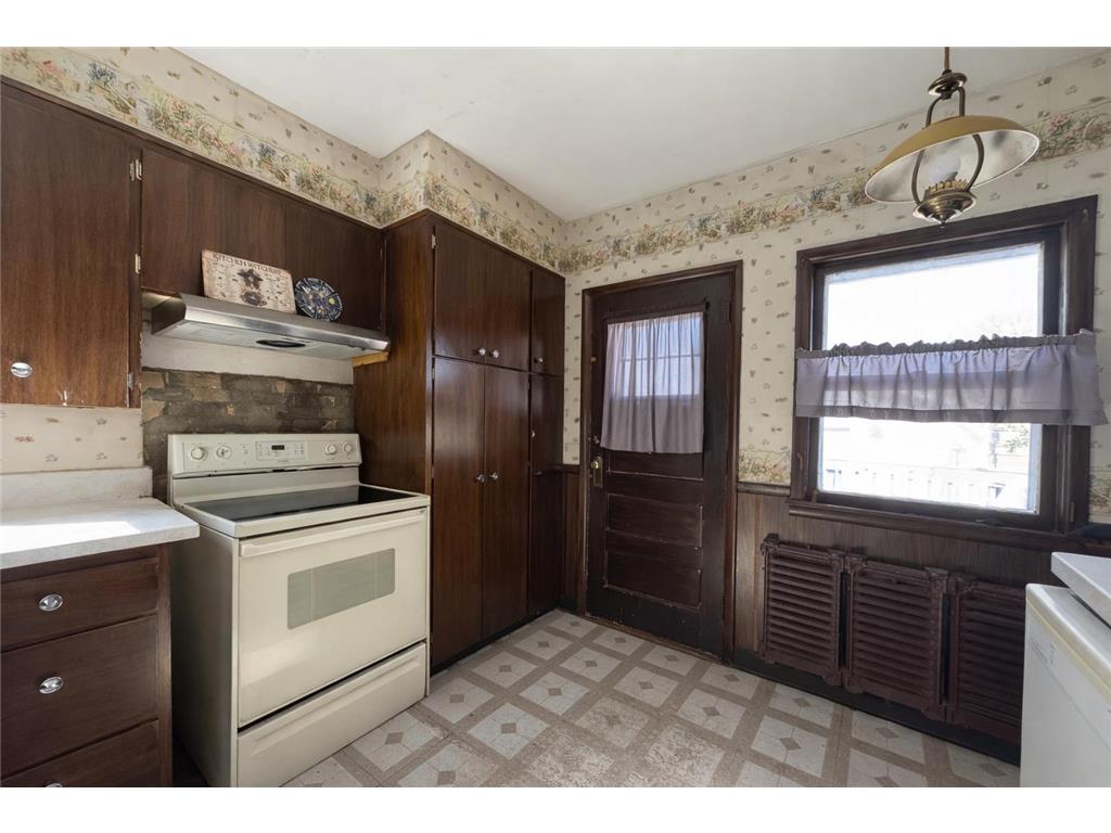 920 Elm Street Alexandria MN 56308 7044912 image5
