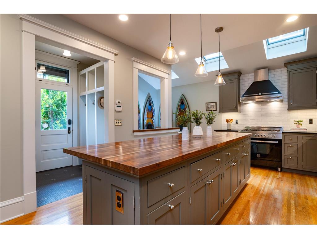 920 Lincoln Avenue Saint Paul MN 55105 7088746 image3