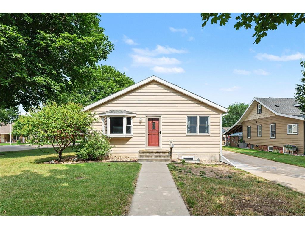920 N Spring Street Luverne MN 56156 7105188 image2