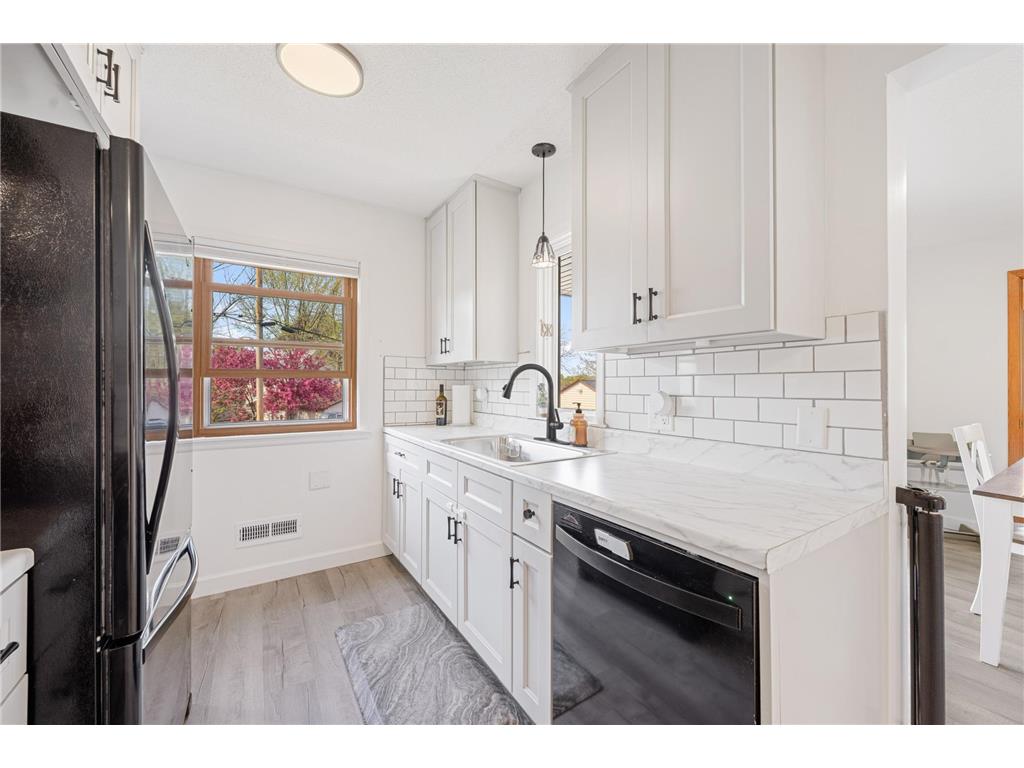 920 Ohio Street West Saint Paul MN 55118 7071365 image12
