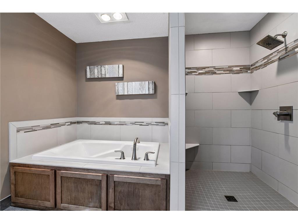 920 Pershing Circle Burnsville MN 55306 - Crystal 7097325 image19