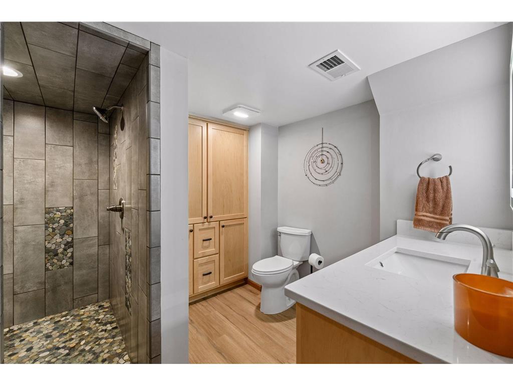 920 Pershing Circle Burnsville MN 55306 - Crystal 7097325 image38