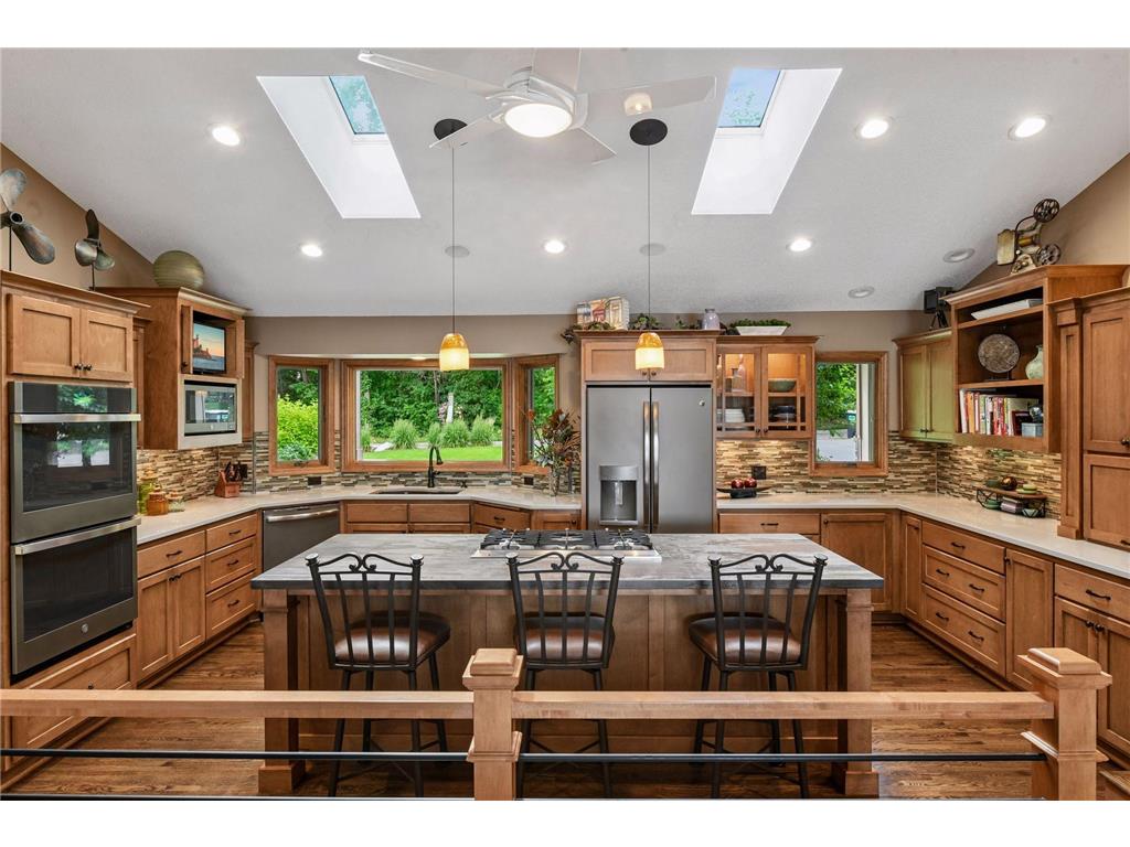 920 Pershing Circle Burnsville MN 55306 - Crystal 7097325 image4