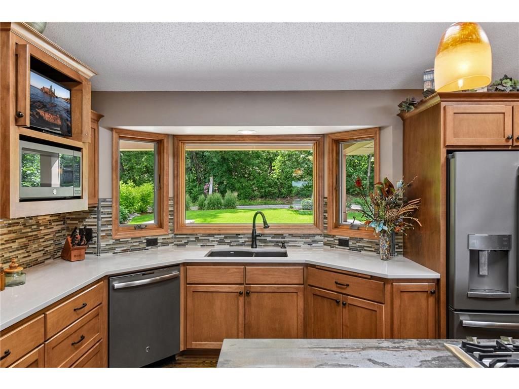 920 Pershing Circle Burnsville MN 55306 - Crystal 7097325 image5