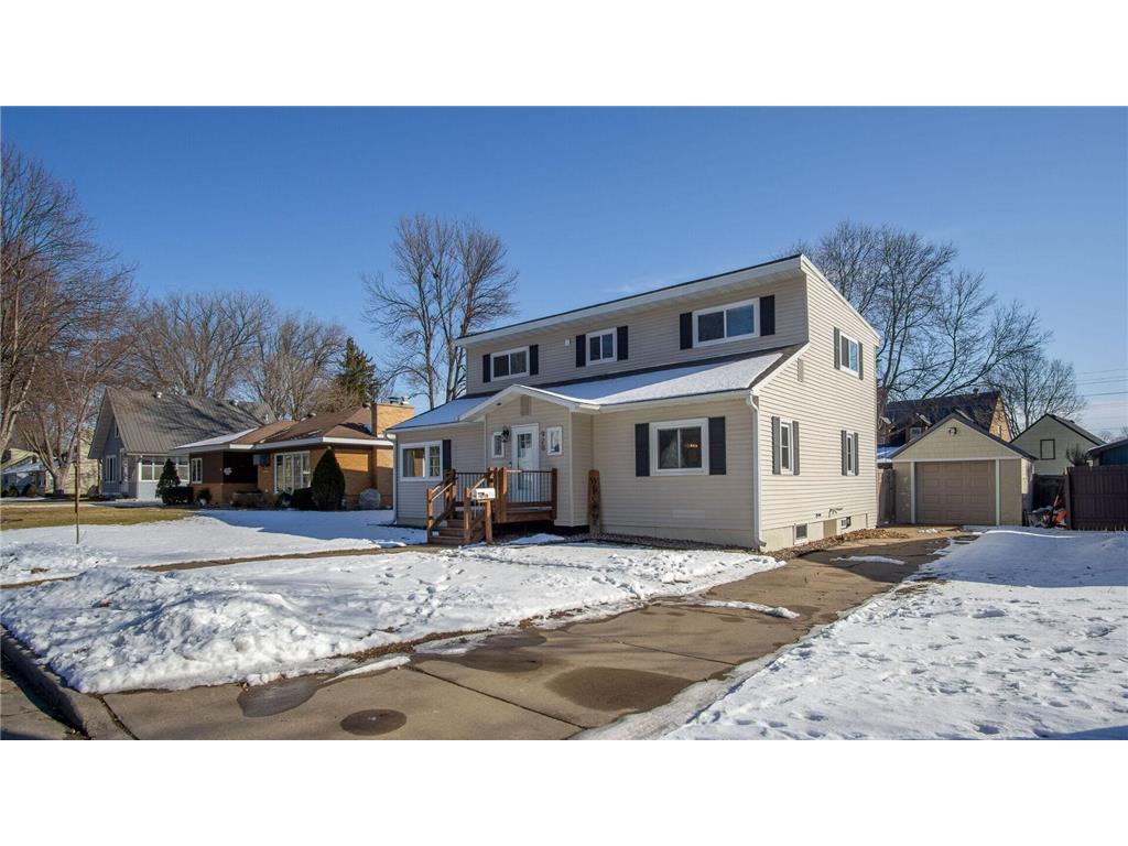 920 Stout Street Menomonie WI 54751 6494287 image1