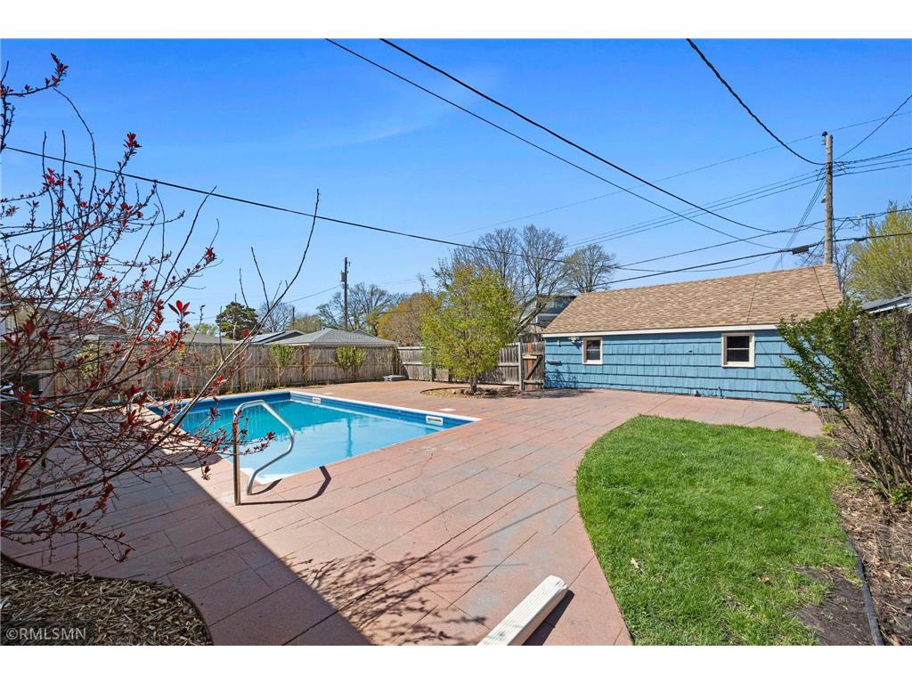 920 W 62nd Street Minneapolis MN 55419 7063064 image40