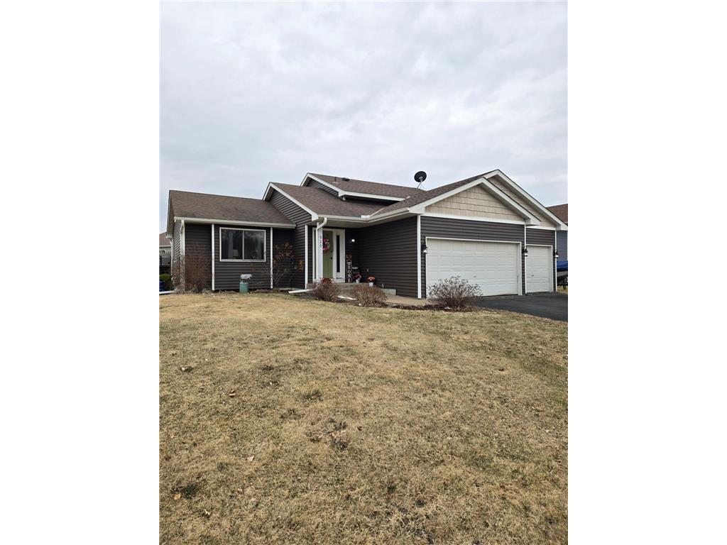 920 W 9th Street Rush City MN 55069 7051076 image1