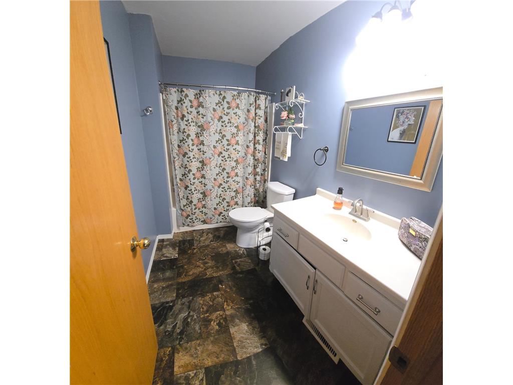920 W 9th Street Rush City MN 55069 7051076 image16