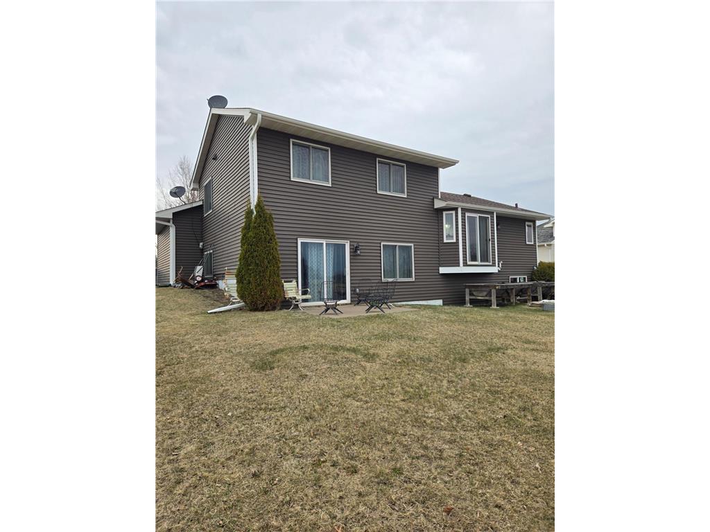 920 W 9th Street Rush City MN 55069 7051076 image2