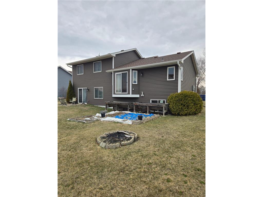 920 W 9th Street Rush City MN 55069 7051076 image3
