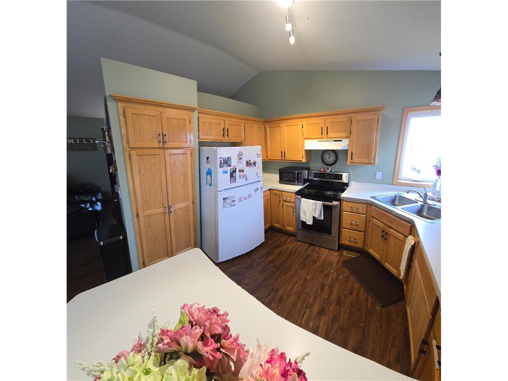 920 W 9th Street Rush City MN 55069 7051076 image7